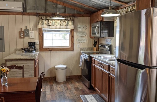 Columbia Cabin | Private cabin located on 7 acres in the country