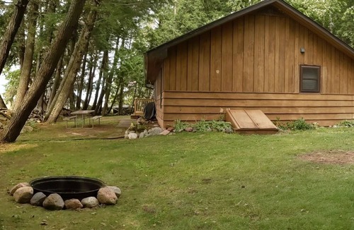 Pelican Lake House | Private Cabin on South Shore Pelican Lake
