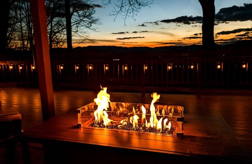 Franklin Cabin | Private cabin with breathtaking mountain view, large deck, fireplace & firepit