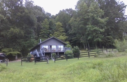 Clarkesville House | PRIVATE ! Charming Lake house on 20 acre private lake with sunset vi