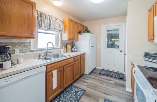 San Pedro Villas House | Private Corner Unit Pool Home w/BBQ & Dog Friendly!