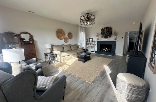 Pellville House | Private Country Retreat w/Hot Tub Near Owensboro
