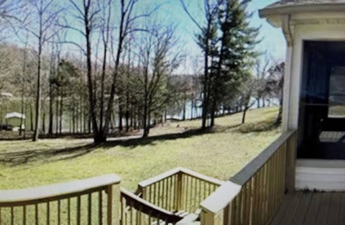 Eddyville House | Private Dock and Slip with Charming 3-bedroom home on Lake Barkley/Kentucky Lake