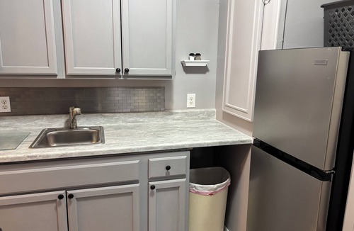 Davenport Apartment | Private entrance, driveway parking, studio with central AC in charming Davenport