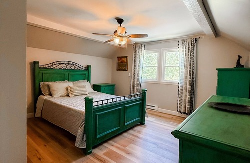 Birch Run Township House | Private Farmhouse with Large Yard in Birch Run - 3 bedrooms