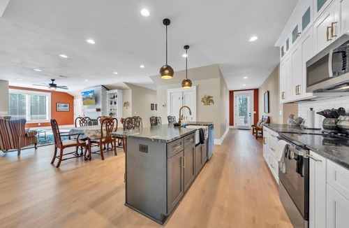 Goode House | Private Guest House Retreat with Private Lake! On 106 acres