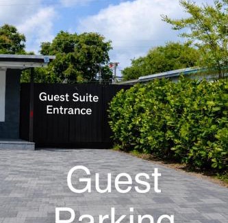 Hollywood House | Private Guest Suite Near Hard Rock, Airport & Cruise Port