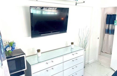 South Corals House | Private guest suite minutes from beaches, Wilton Dr. center of Ft. Lauderdale!