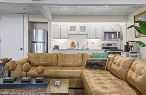 Charlevoix Apartment | Private Guest Suite | Lake Michigan | Beachfront | Remodeled | Pet Friendly