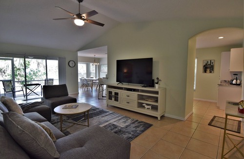 South Sarasota House | Private Heated Pool Beautiful 3bdr/2bth 2car garage only minutes to Siesta Beach