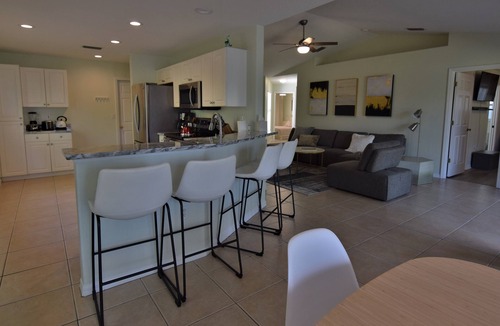 South Sarasota House | Private Heated Pool Beautiful 3bdr/2bth 2car garage only minutes to Siesta Beach