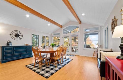 Bellaire House | Private Home 2 miles to Downtown Bellaire