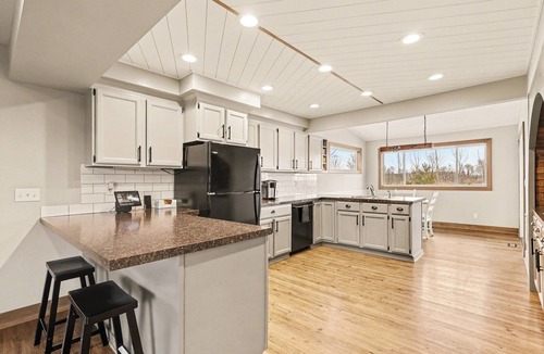 Hudsonville House | Private Hudsonville Estate Retreat with Heated Pool, Event Barn & Pickleball
