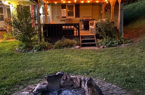 Crittenden House | Private lake house getaway between ark encounter and creation museum!