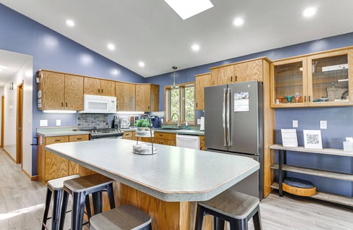 Spicer House | Private Lakefront Cabin w/Hot Tub, Deck & Views