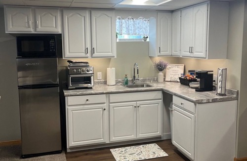 Otterbien Home House | Private Large Suite, cozy, quiet & close to I-75
