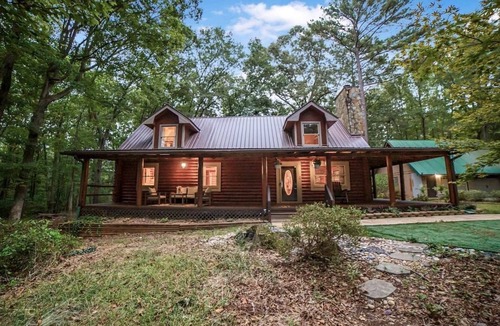 McDonough Cabin | Private Luxury Cabin w/Hot Tub, Fire Pit & Sauna