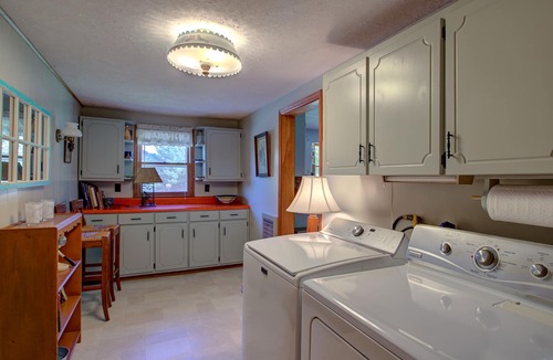 Butler House | Private, Mtn View, .5 from Lake, near Ski Resorts, Kayaks, Pets, Boat Launch