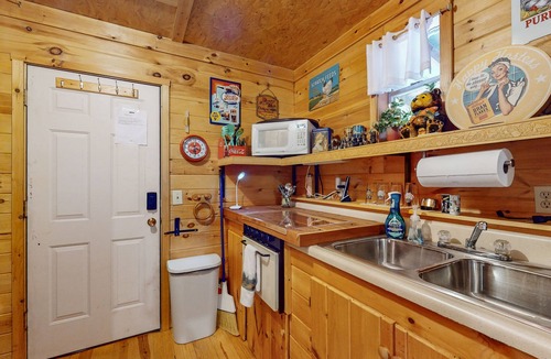 Unaka Apartment | Private patio, secluded paradise, hot tub, peaceful cabin getaway