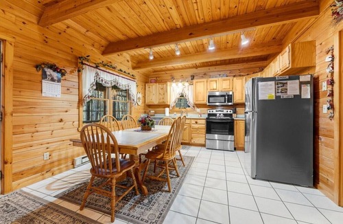 Accident Cabin | Private Pond Access! Covered Hot Tub with TV!