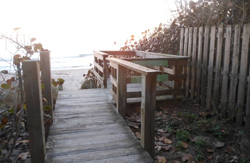Melbourne Beach House | Private Pool Home/3 Minute Walk To Private Beach Access/small-med dog friendly