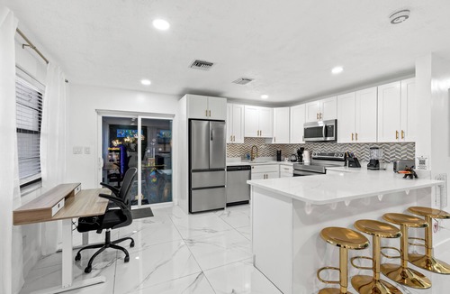 Riverland Village House | Private Pool + Indoor Basketball + Near Las Olas & Beach | Hoop & Splash House
