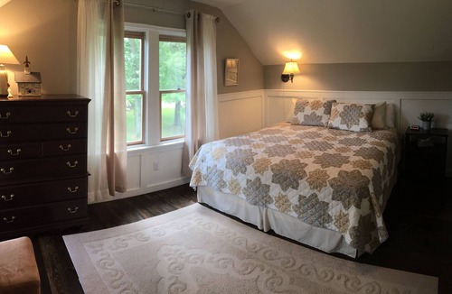 Iola House | Private retreat! 20 acre 1908 Farmhouse on Private Lake.