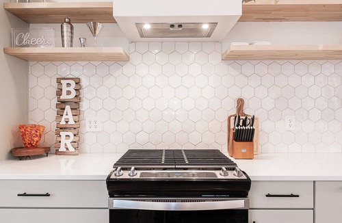 East Nashville House | Private Rooftop Deck+ Easy walk to restaurants, music venues, and shops.
