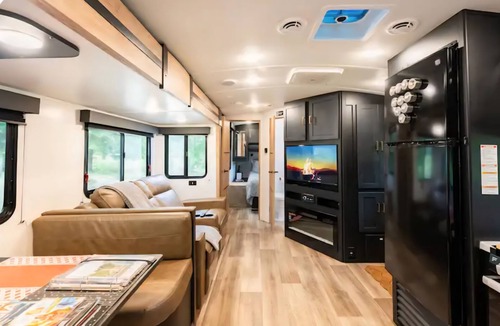 Eden House | Private RV + Wellness Studio Near Savannah. Sleeps 8 .Fire Pit.