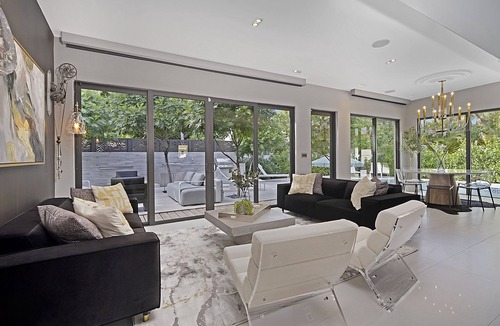 Coral Ridge House | Private Saltwater Pool - Updated Modern 3BR 3BA - 1 Mile to Beach!