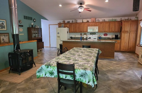 Van Buren House | Private scenic Ozark Mountain retreat near beautiful Current River; sleeps 1-10!