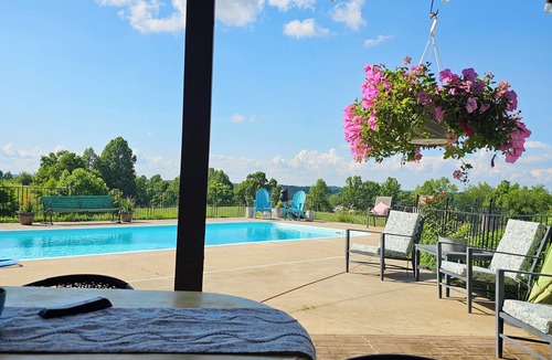 West Columbia House | Private Spacious 4-bedroom house, in-ground pool, hot tub, sleeps 12