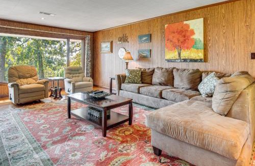 Mountain Home House | Private Yard and Grill Retreat Near Norfolk Lake!