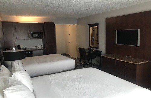 South Bend Hotel | Privately Owned Hotel Room, less than 2 miles to UND!