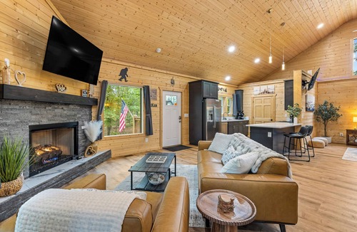 Cleveland Cabin | Prized Gem - 10% OFF or 4th Night Free - Ask for details!