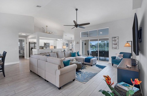 Punta Gorda House | Punta Gorda 3-Bedroom Canalfront Pool Vacation Home with Dock