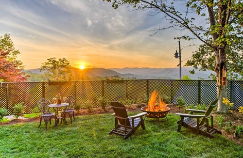 Bryson City Cottage | Quaint Bryson City Cottage w/Smoky Mountain Views