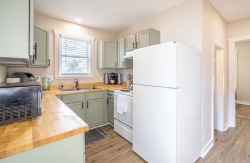 Eudora House | Quaint & Comfy Eudora House - Perfect for Families or Weekend Escapes