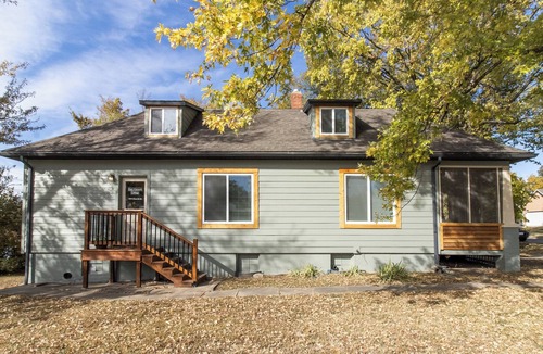 Eudora House | Quaint & Comfy Eudora House - Perfect for Families or Weekend Escapes