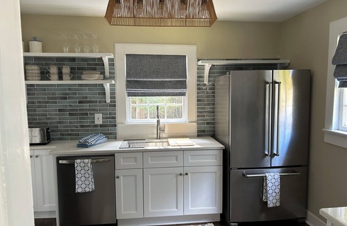 Powder Springs House | Quaint cottage walk to Historic downtown, restaurants and Silver Comet Trail