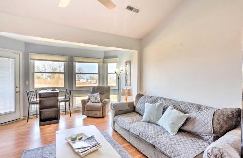 Oak Harbor House | Quaint Couple's Escape: Pool, Near Lake Erie!