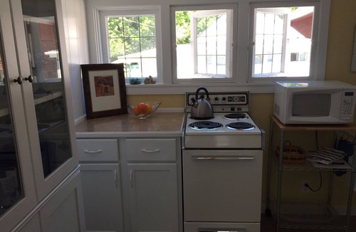 Frankfort Cottage | Quaint Frankfort Cottage - Short walk to beach
