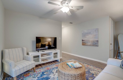 Old Town Apartment | Quaint loft in the heart of downtown Bay St. Louis