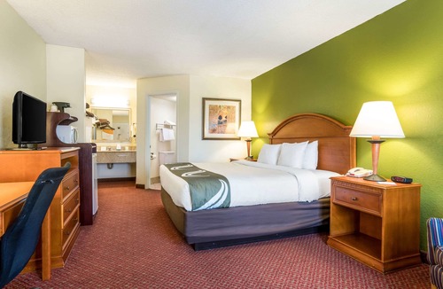 Gold Rock Hotel | Quality Inn Battleboro - Rocky Mount