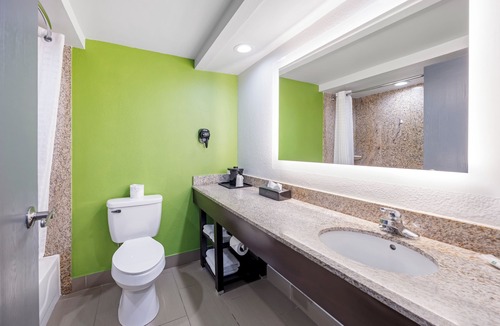 Clarksville Hotel | Quality Inn Clarksville - Exit 11