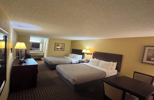 Franklin Hotel | Quality Inn Franklin South