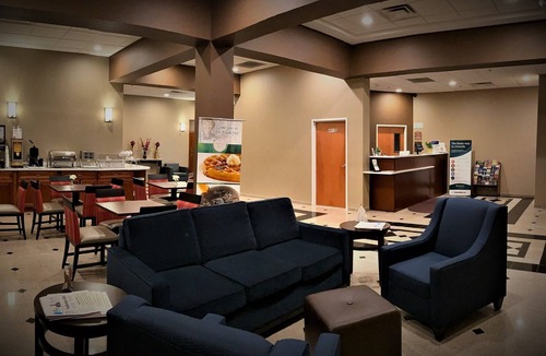 Schooleys Mountain Hotel | Quality Inn Hackettstown - Long Valley