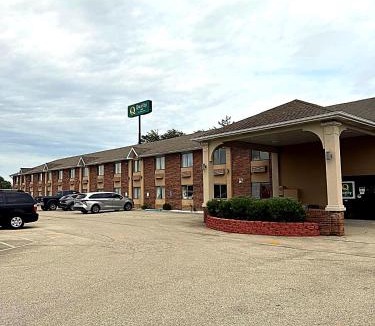 Batesville Hotel | Quality Inn I-74 Batesville