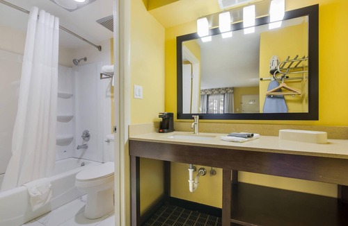 Pittsburg Hotel | Quality Inn London North