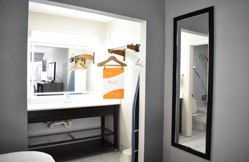 Manning Hotel | Quality Inn Manning I-95